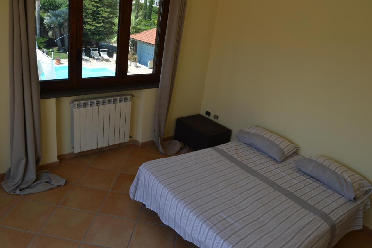 I Giardini Del Vesuvio Villa ซอมมาเวซูเวียนา ภายนอก รูปภาพ